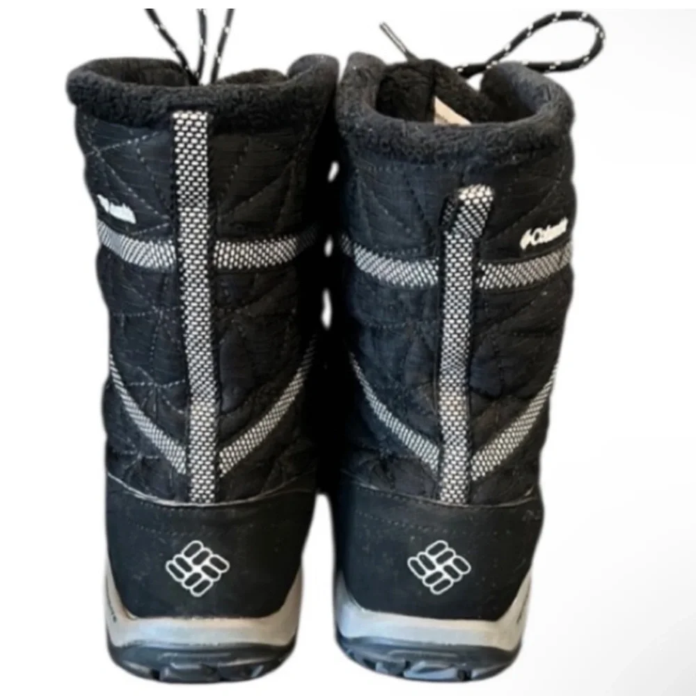 Authentic Columbia designer waterproof woman's boots Sz 8 Euro 39
